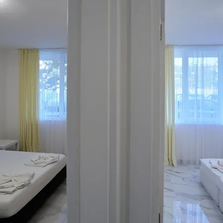 Luxury First Line With Pool By The Sea *