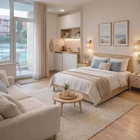 Apartmán Luxury First Line With Pool By The Sea *