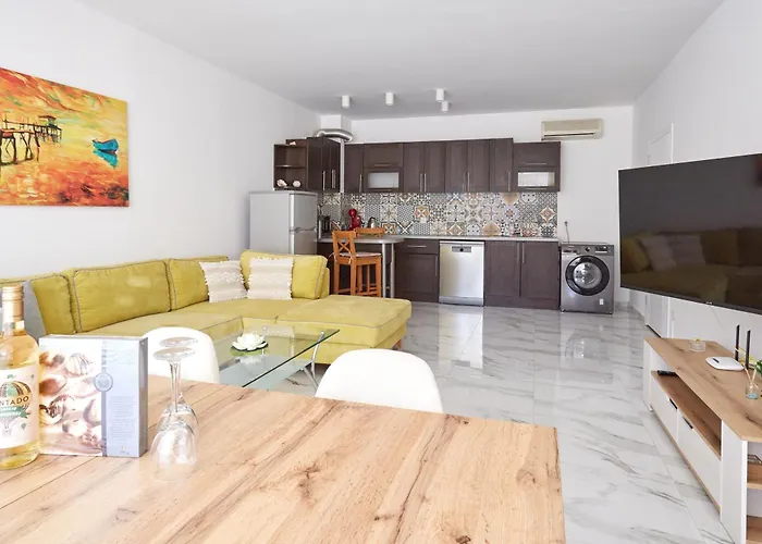 Luxury First Line With Pool By The Sea *