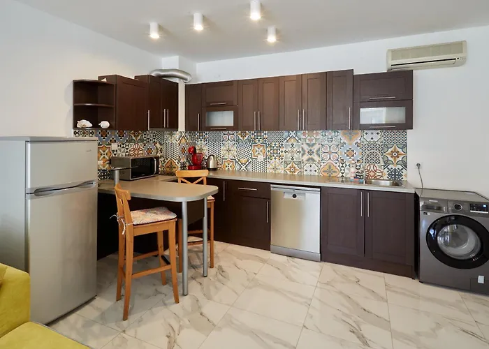 Luxury First Line With Pool By The Sea Apartment *