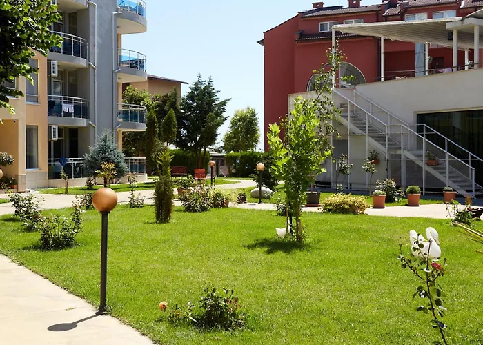 Luxury First Line With Pool By The Sea