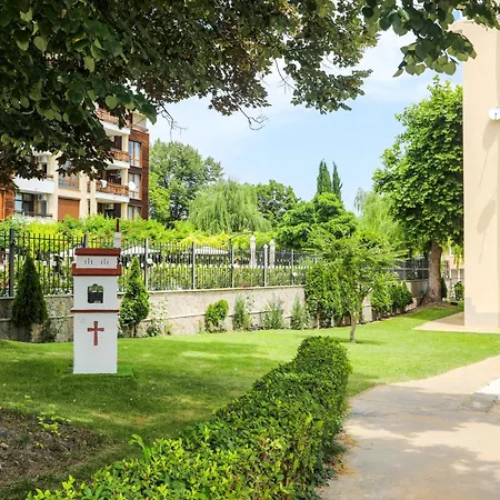 Luxury First Line With Pool By The Sea 内塞伯尔