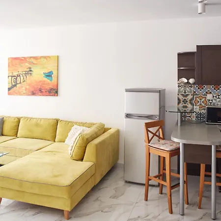 Luxury First Line With Pool By The Sea Apartment