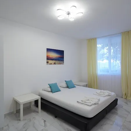 Luxury First Line With Pool By The Sea Apartment *