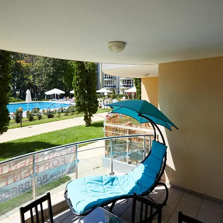 Luxury First Line With Pool By The Sea