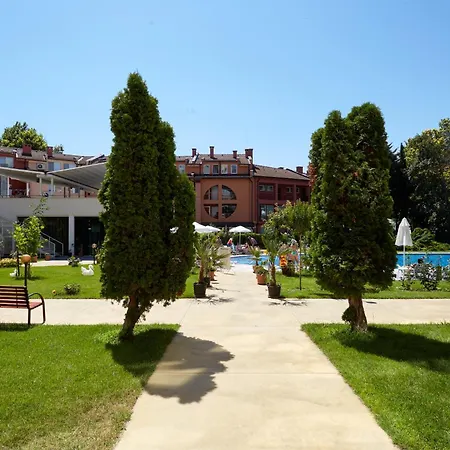 Luxury First Line With Pool By The Sea