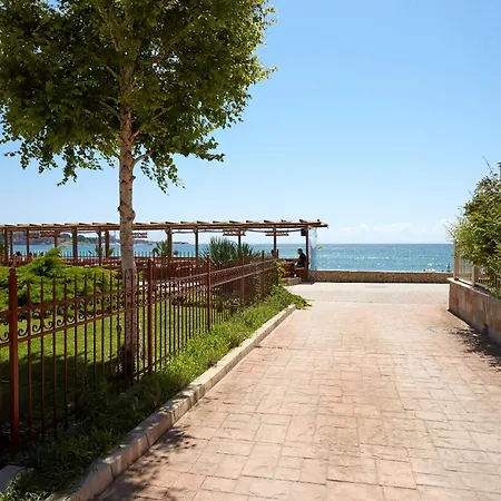 Luxury First Line With Pool By The Sea Apartment *