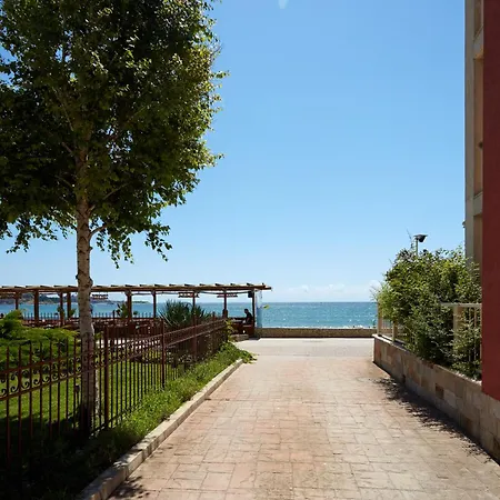 公寓 Luxury First Line With Pool By The Sea 内塞伯尔